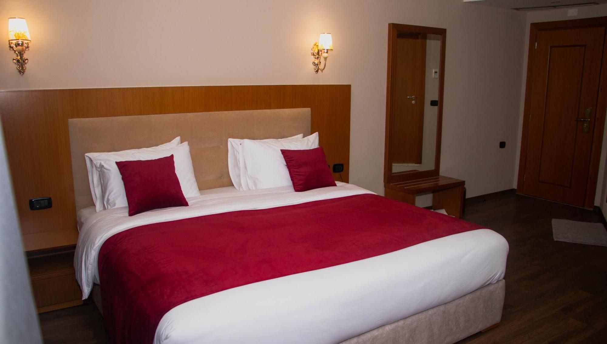 Albanopolis Hotel تيرانا المظهر الخارجي الصورة