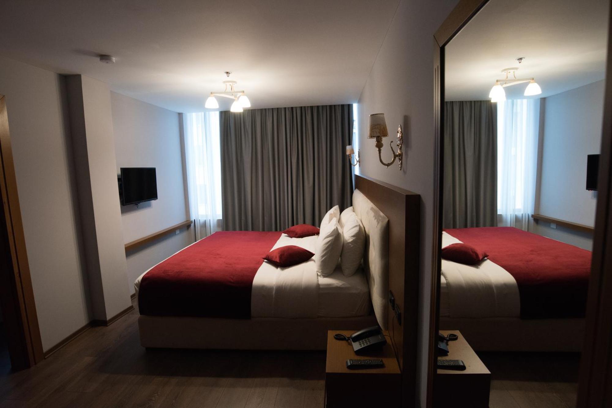 Albanopolis Hotel تيرانا المظهر الخارجي الصورة