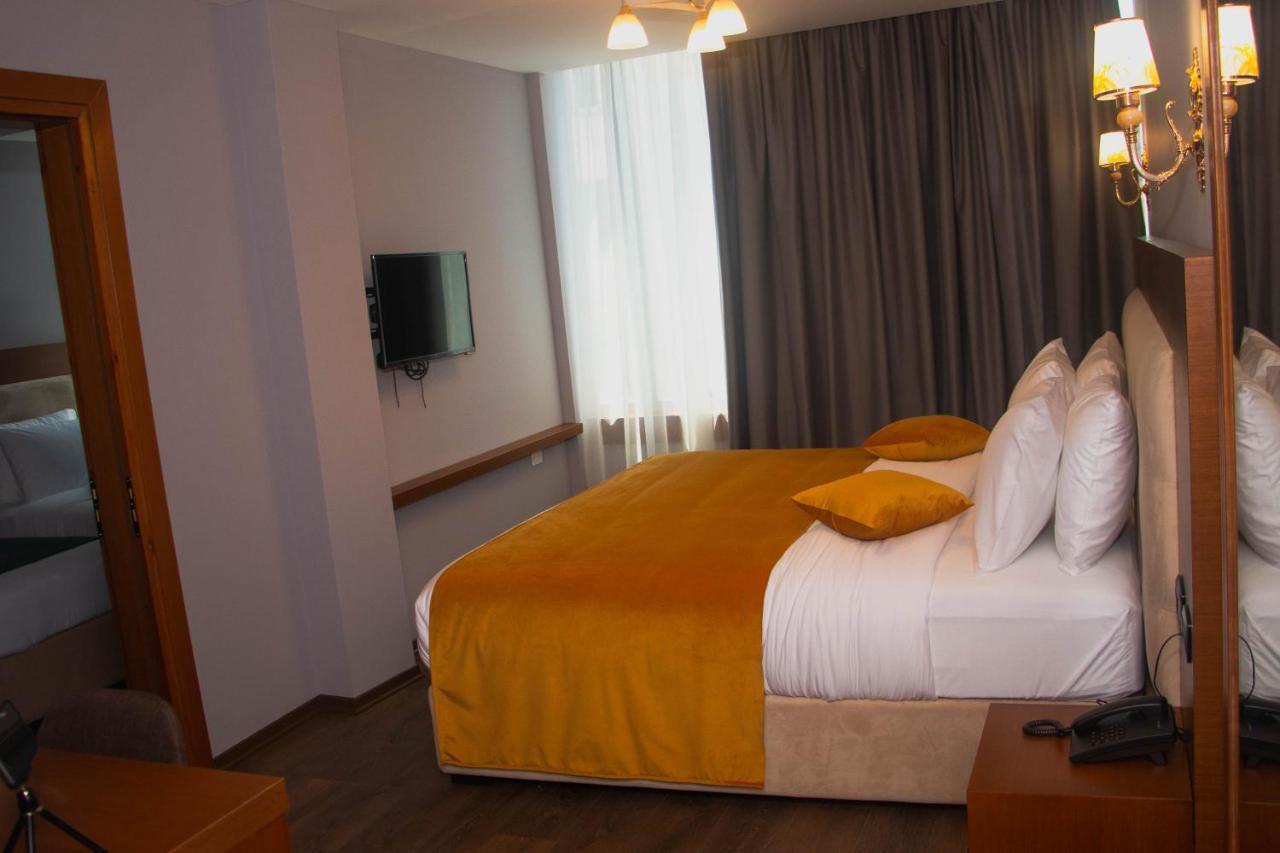 Albanopolis Hotel تيرانا المظهر الخارجي الصورة